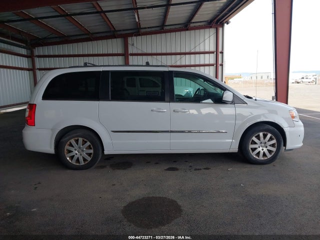2016 Chrysler Town & Country Touring მანქანა იყიდება აუქციონზე, vin: 2C4RC1BG6GR206115, აუქციონის ნომერი: 44723271