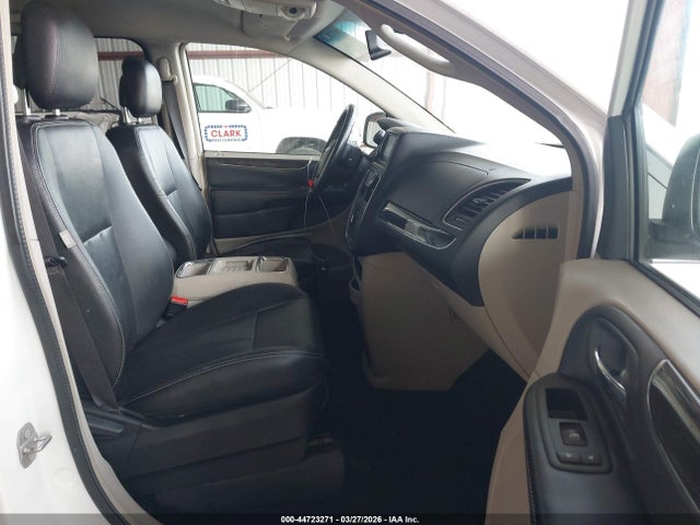2016 Chrysler Town & Country Touring მანქანა იყიდება აუქციონზე, vin: 2C4RC1BG6GR206115, აუქციონის ნომერი: 44723271