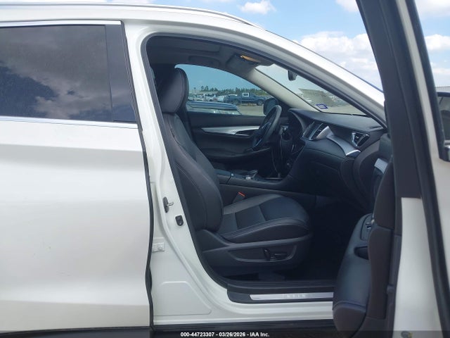 44723307 :رقم المزاد ، 3PCAJ5M10KF120886 vin ، 2019 Infiniti Qx50 Luxe مزاد بيع
