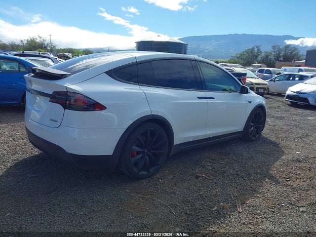 2016 Tesla Model X მანქანა იყიდება აუქციონზე, vin: 5YJXCAE4XGFS00323, აუქციონის ნომერი: 44723329