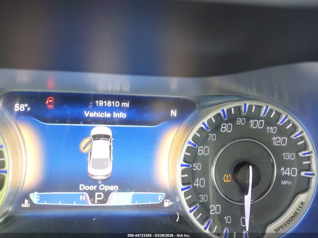 2015 Chrysler 200 C მანქანა იყიდება აუქციონზე, vin: 1C3CCCCB2FN549525, აუქციონის ნომერი: 44723358