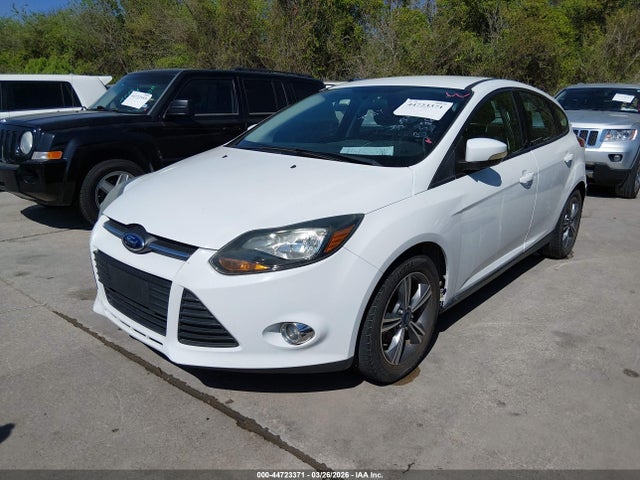 Ford FOCUS SE 2014 1FADP3K20EL359695 Image 2