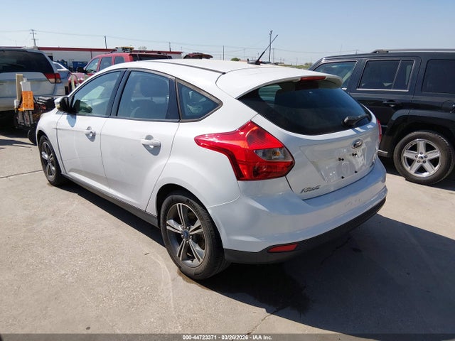 Ford FOCUS SE 2014 1FADP3K20EL359695 Image 3