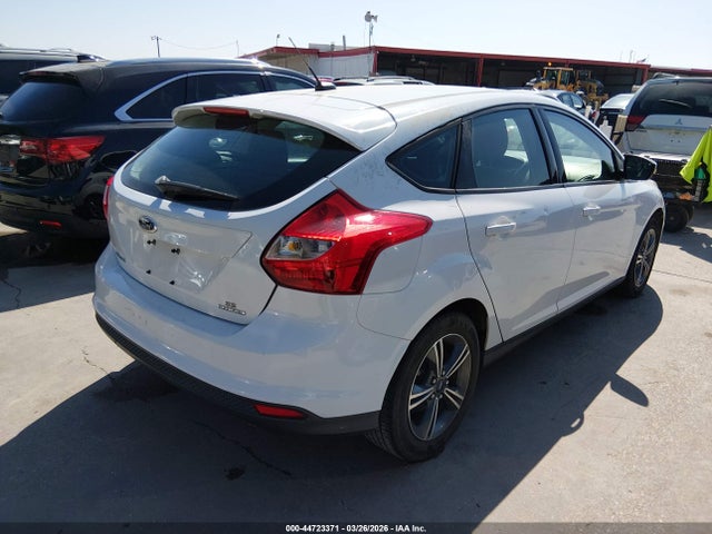 Ford FOCUS SE 2014 1FADP3K20EL359695 Image 4