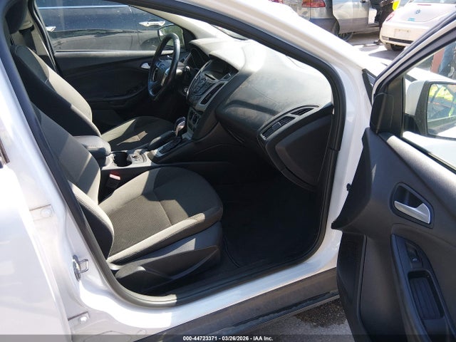 Ford FOCUS SE 2014 1FADP3K20EL359695 Image 5