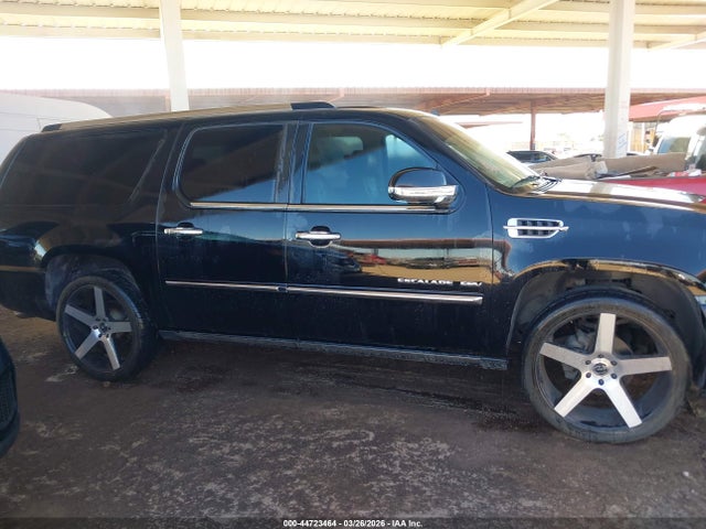 Продаж на аукціоні авто 2010 Cadillac Escalade Esv Platinum Edition, vin: 1GYUKKEF5AR216924, номер лоту: 44723464