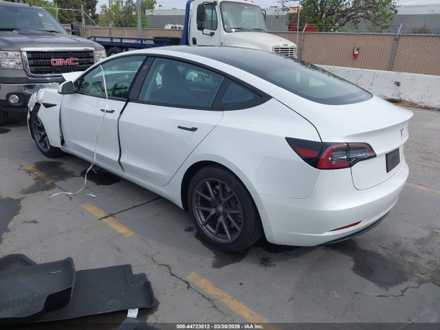 44723512 :رقم المزاد ، 5YJ3E1EA7MF045966 vin ، 2021 Tesla Model 3 Standard Range Plus Rear-wheel Drive مزاد بيع