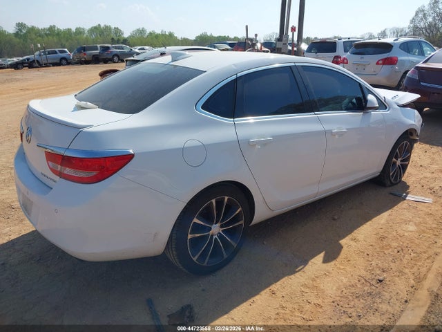 2017 Buick Verano Sport Touring მანქანა იყიდება აუქციონზე, vin: 1G4PR5SK4H4107584, აუქციონის ნომერი: 44723558