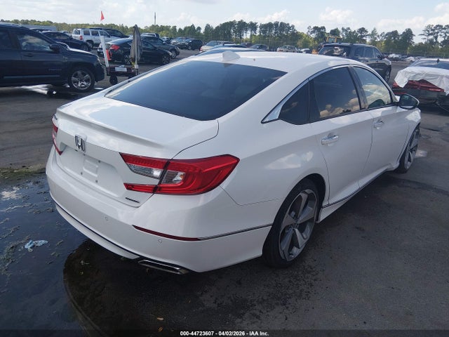 2018 Honda Accord Touring მანქანა იყიდება აუქციონზე, vin: 1HGCV1F94JA043795, აუქციონის ნომერი: 44723607