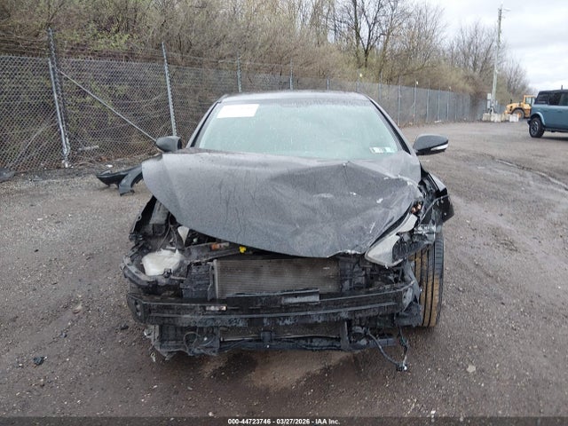 5NPDH4AE2FH548377 Hyundai Elantra Limited