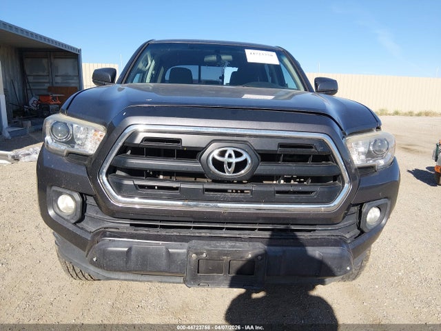 5TFAX5GN6HX087257 Toyota Tacoma Sr5