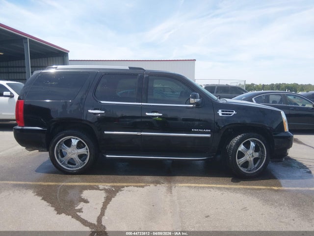 2011 Cadillac Escalade Standard მანქანა იყიდება აუქციონზე, vin: 1GYS3AEF1BR207976, აუქციონის ნომერი: 44723812