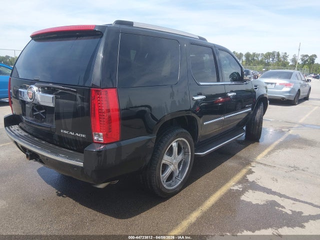 2011 CADILLAC ESCALADE 1GYS3AEF1BR207976 Photo 3