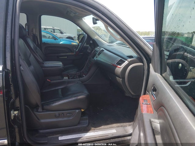 2011 CADILLAC ESCALADE 1GYS3AEF1BR207976 Photo 4