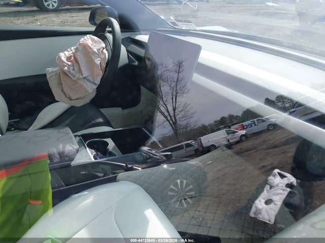 2025 TESLA MODEL 3 5YJ3E1EA1SF020204 Photo 4