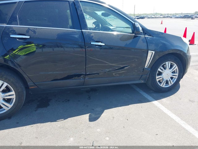 44723869 :رقم المزاد ، 3GYFNBE34FS524595 vin ، 2015 Cadillac Srx Luxury Collection مزاد بيع
