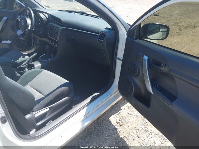 2015 SCION TC JTKJF5C76FJ009838 Photo 4