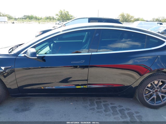 Продаж на аукціоні авто 2019 Tesla Model 3 Long Range/performance, vin: 5YJ3E1EB5KF385672, номер лоту: 44723934