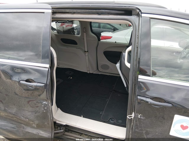 44723981 :رقم المزاد ، 2C4RC1BG7NR169704 vin ، 2022 Chrysler Pacifica Touring L مزاد بيع