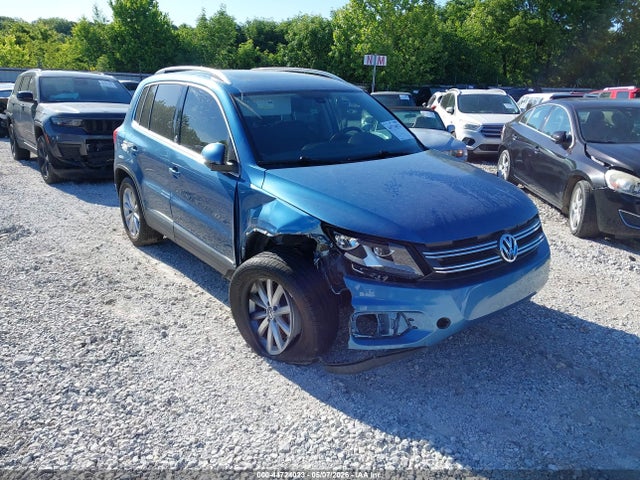 2017 Volkswagen Tiguan 2.0t Wolfsburg Edition მანქანა იყიდება აუქციონზე, vin: WVGSV7AX7HK035063, აუქციონის ნომერი: 44724023