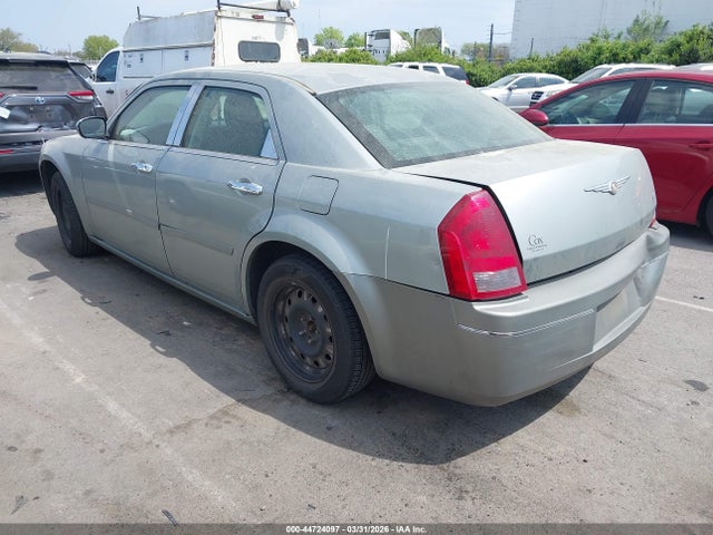 2006 Chrysler 300 მანქანა იყიდება აუქციონზე, vin: 2C3KA43R56H103933, აუქციონის ნომერი: 44724097