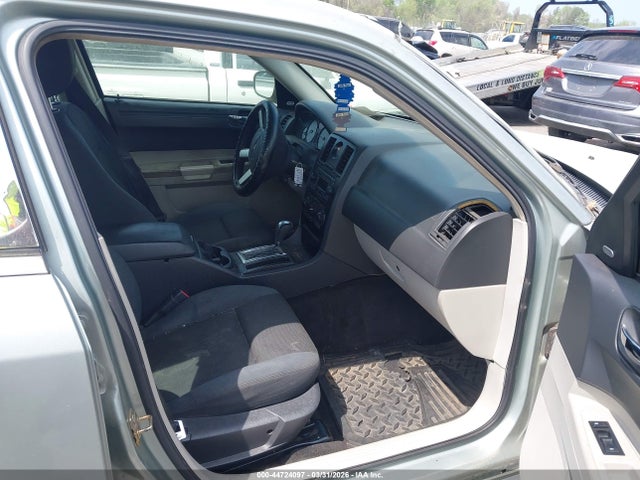 2006 Chrysler 300 მანქანა იყიდება აუქციონზე, vin: 2C3KA43R56H103933, აუქციონის ნომერი: 44724097