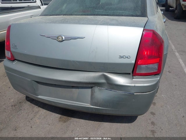 2006 Chrysler 300 მანქანა იყიდება აუქციონზე, vin: 2C3KA43R56H103933, აუქციონის ნომერი: 44724097