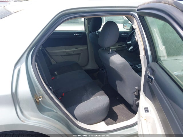 2006 Chrysler 300 მანქანა იყიდება აუქციონზე, vin: 2C3KA43R56H103933, აუქციონის ნომერი: 44724097