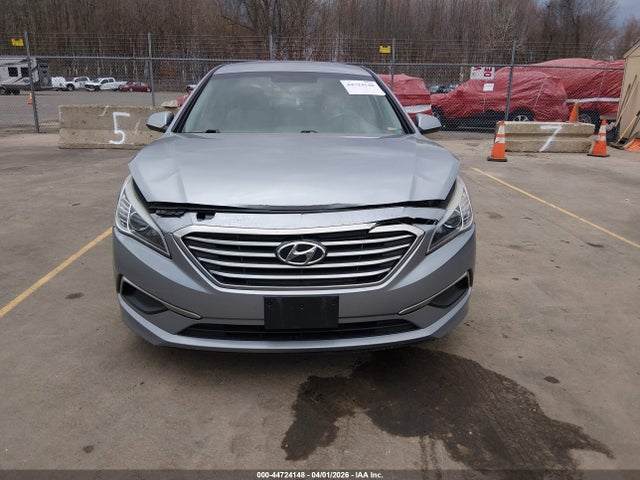 2017 Hyundai Sonata Se მანქანა იყიდება აუქციონზე, vin: 5NPE24AF4HH530450, აუქციონის ნომერი: 44724148