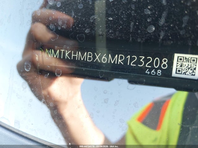 2021 TOYOTA C-HR NMTKHMBX6MR123208 Photo 8