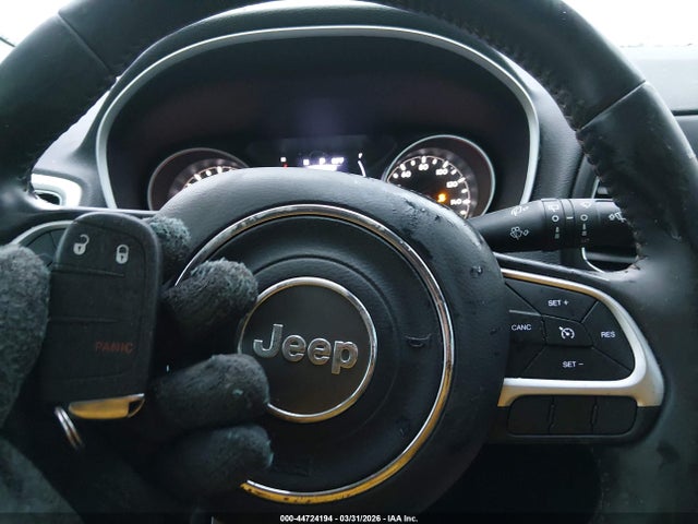 44724194 :رقم المزاد ، 3C4NJCBB3JT356174 vin ، 2018 Jeep Compass Latitude Fwd مزاد بيع