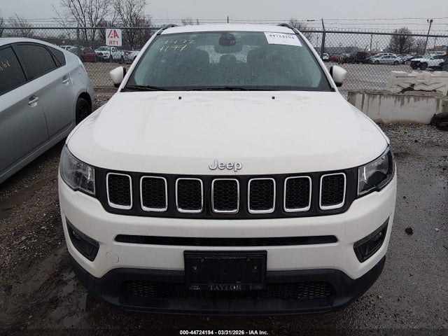 44724194 :رقم المزاد ، 3C4NJCBB3JT356174 vin ، 2018 Jeep Compass Latitude Fwd مزاد بيع
