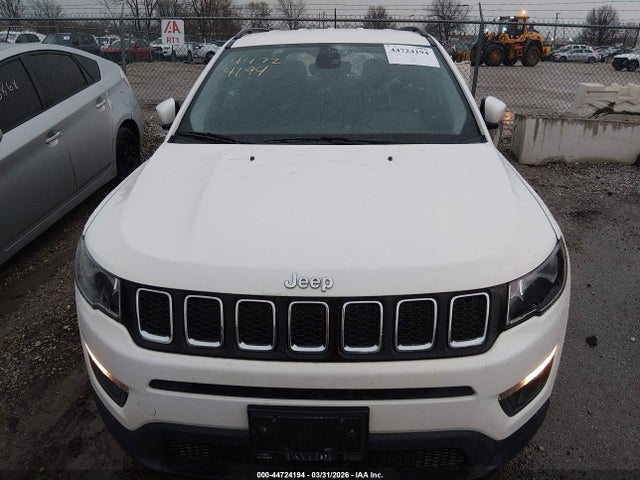 44724194 :رقم المزاد ، 3C4NJCBB3JT356174 vin ، 2018 Jeep Compass Latitude Fwd مزاد بيع
