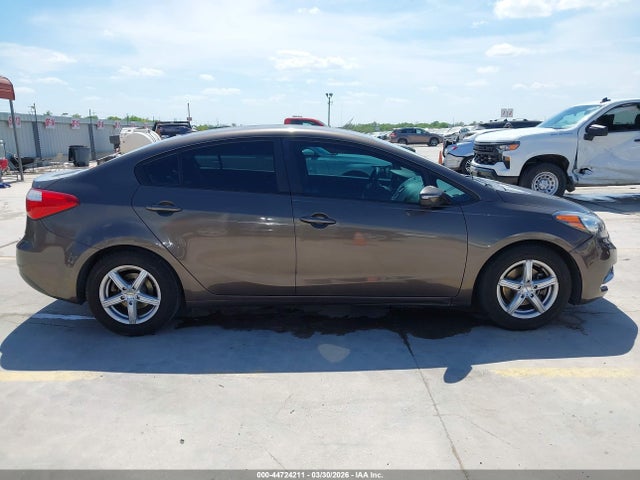 KNAFX4A63F5285270 KIA FORTE LX