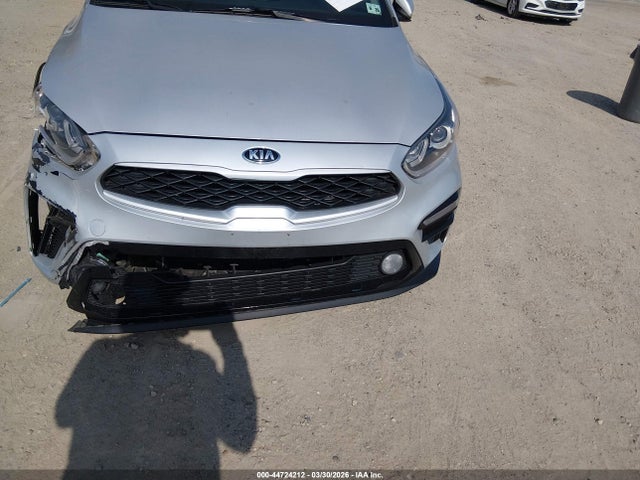 44724212 :رقم المزاد ، 3KPF24AD5ME375280 vin ، 2021 Kia Forte Lxs مزاد بيع