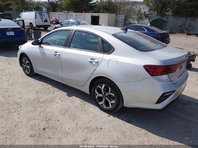 44724212 :رقم المزاد ، 3KPF24AD5ME375280 vin ، 2021 Kia Forte Lxs مزاد بيع
