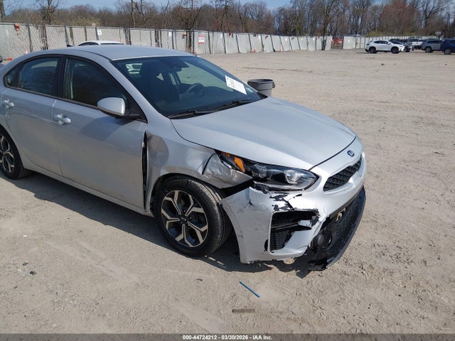 44724212 :رقم المزاد ، 3KPF24AD5ME375280 vin ، 2021 Kia Forte Lxs مزاد بيع