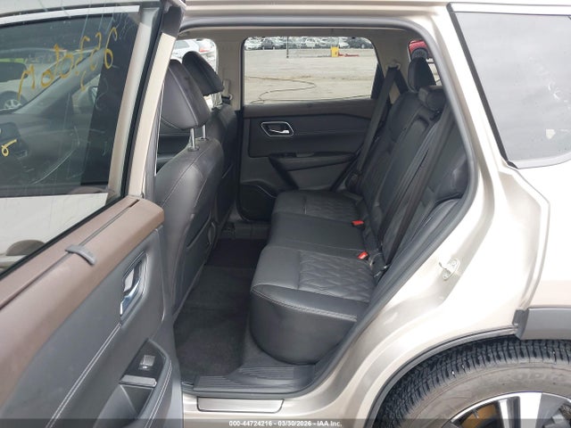 JN8AT3DD8MW317137 Nissan Rogue Platinum Intelligent Awd