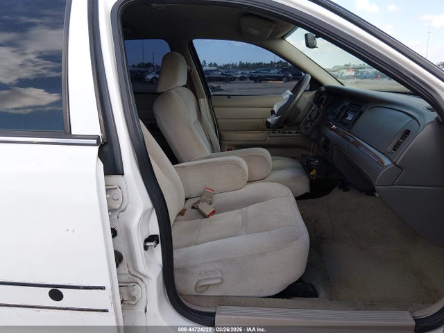 44724222 :رقم المزاد ، 2FAFP73VX8X115925 vin ، 2008 Ford Crown Victoria Standard مزاد بيع