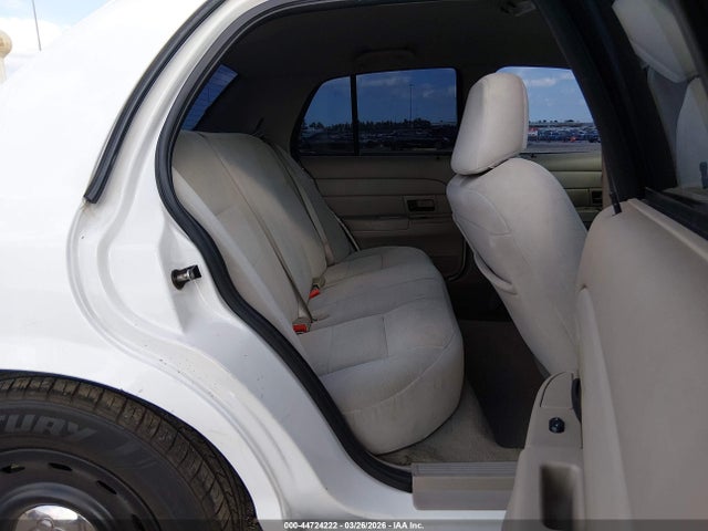44724222 :رقم المزاد ، 2FAFP73VX8X115925 vin ، 2008 Ford Crown Victoria Standard مزاد بيع