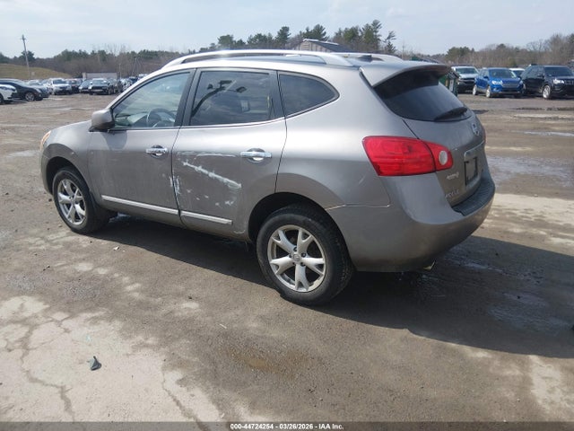 2011 NISSAN ROGUE JN8AS5MV2BW258882 Photo 2