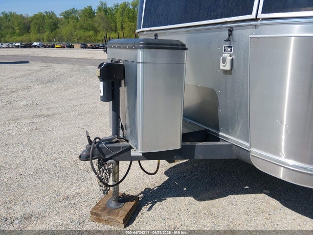 1ZTX9YJ25EJ530311 Airstream Other