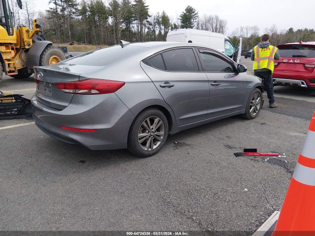 44724338 :رقم المزاد ، 5NPD84LF7JH305355 vin ، 2018 Hyundai Elantra Sel مزاد بيع