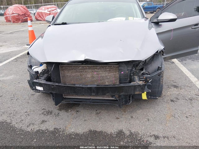 44724338 :رقم المزاد ، 5NPD84LF7JH305355 vin ، 2018 Hyundai Elantra Sel مزاد بيع