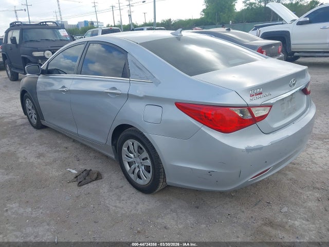 2011 HYUNDAI SONATA 5NPEB4AC6BH032327 Photo 2