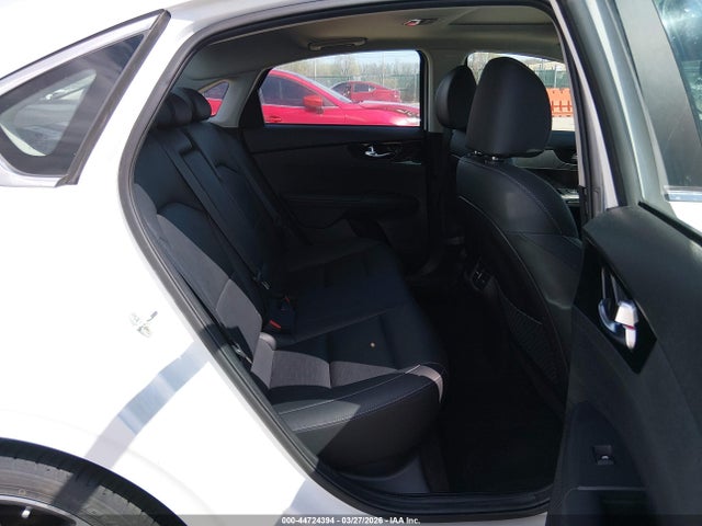 3KPF54AD4ME388223 KIA FORTE EX