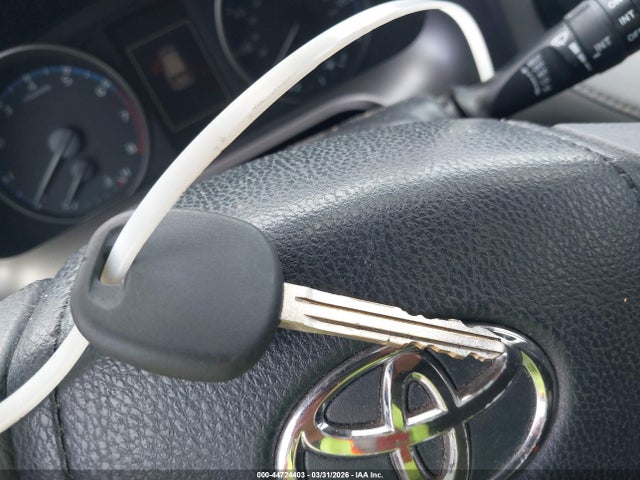 Продаж на аукціоні авто 2017 Toyota Rav4 Xle, vin: JTMWFREV2HJ134807, номер лоту: 44724403