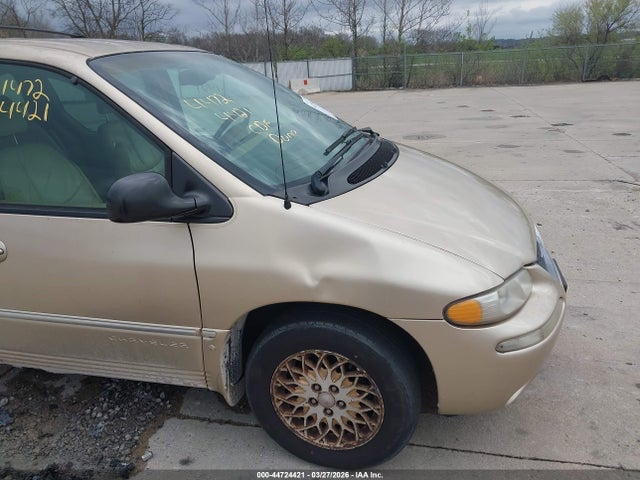 Продажа на аукционе авто 1998 Chrysler Town & Country Lxi, vin: 1C4GP64L8WB542252, номер лота: 44724421