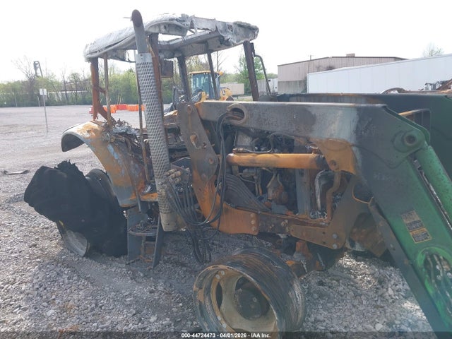 44724473 :رقم المزاد ، L06330H662613 vin ، 2011 John Deere 6330 Tractor مزاد بيع
