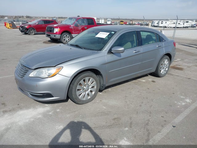 2013 CHRYSLER 200 1C3CCBAB4DN588630 Photo 1